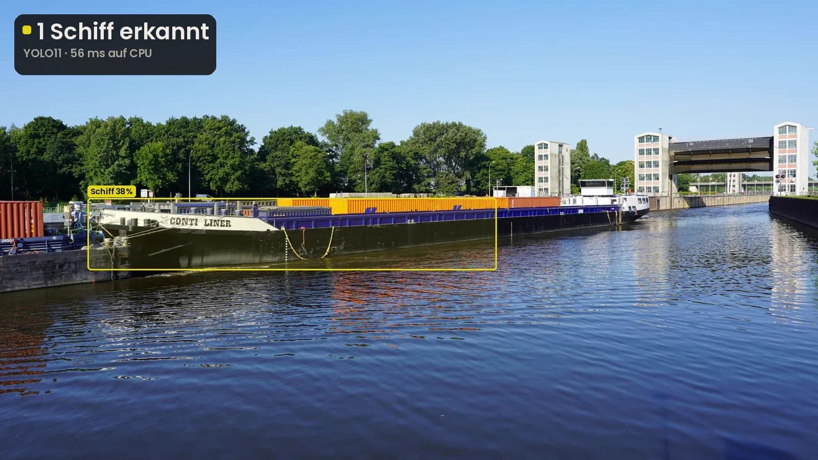Binnenschiff an der Schleuse Geesthacht, von der KI erkannt